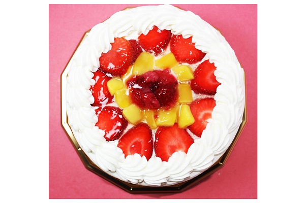 いちごとマンゴーのデコレーションケーキ 8号 24cm コクシネル Cake Jp