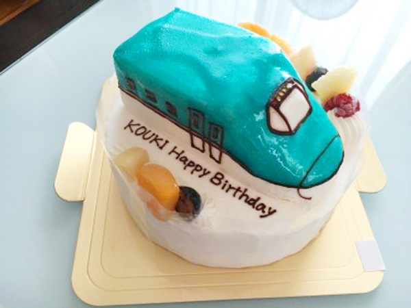 ありがとうの声 立体の乗り物ケーキで子供が喜ぶ誕生日祝いに Cake Jp