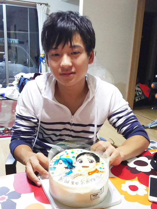 突撃 隣のお祝い 息子さんの誕生日にイラストケーキのサプライズ Cake Jp