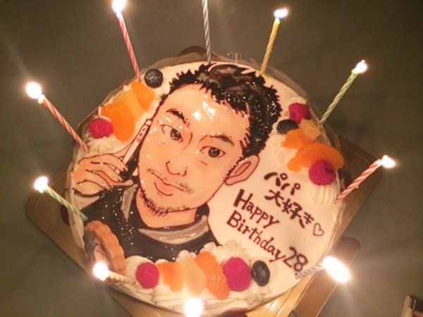 ありがとうの声 似顔絵ケーキは家族での誕生日祝いにぴったり Cake Jp