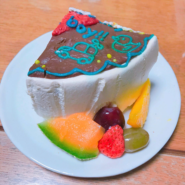 家族への感謝とわが子への想いを込めて ロゴケーキでベビーシャワー Cake Jp
