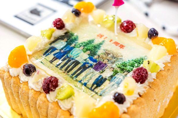 株式会社sagojo様 特別なフォトケーキで1周年祝いサプライズ Cake Jp