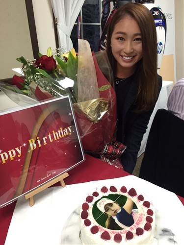 美人すぎるプロゴルファー 井上莉花 誕生日を写真ケーキでお祝い Cake Jp