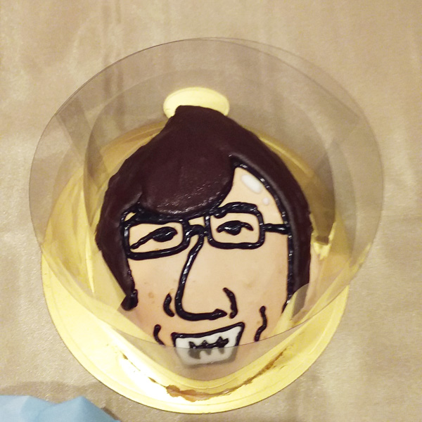 総合商社a社様 立体ケーキで上司へのお祝いサプライズが成功 Cake Jp