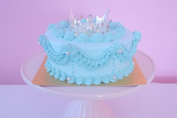 水色 フリルティアラケーキ Milkymoco Cake Jp