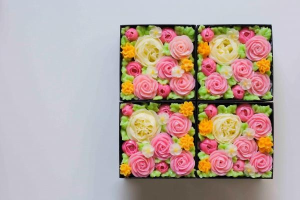 食べられるお花のケーキ Romantic Pink ボックスフラワーケーキ Flower Picnic Cafe Hakodate Cake Jp