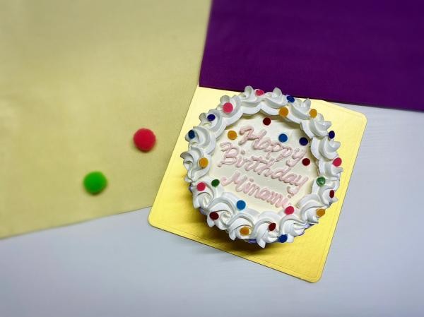 カラフル可愛い パーティーセンイルケーキ 生クリーム 4号 12cm メモラーブル Cake Jp