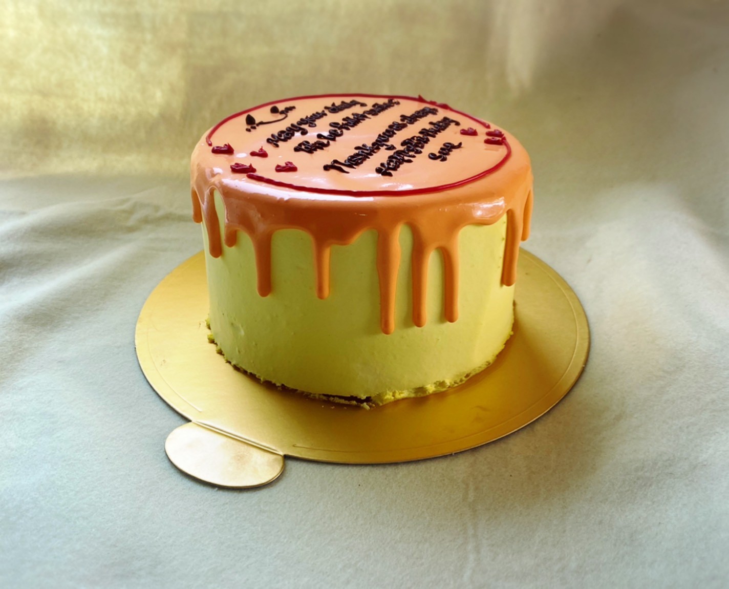 カラーが選べる ドリップレタリングケーキ ハート 4号 メモラーブル Cake Jp