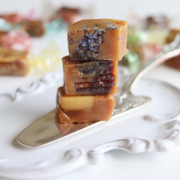 お中元21 フランス産 ドラジェ アソートボックスd ドラジェ キャラメル8粒 キャラッセル6粒 Le Bonheur Paris ル ボヌール パリス Cake Jp