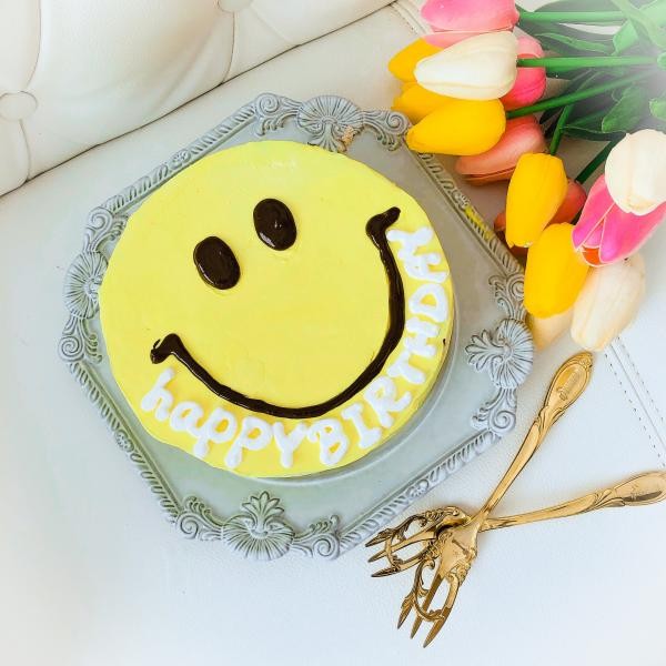 ニコちゃん センイルケーキ Decolne Cake Jp