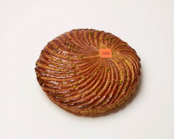 新年を祝う特別なフランス伝統菓子「ガレット・デ・ロワ～ピスターシュ エ ジャンドゥージャ 17cm～」