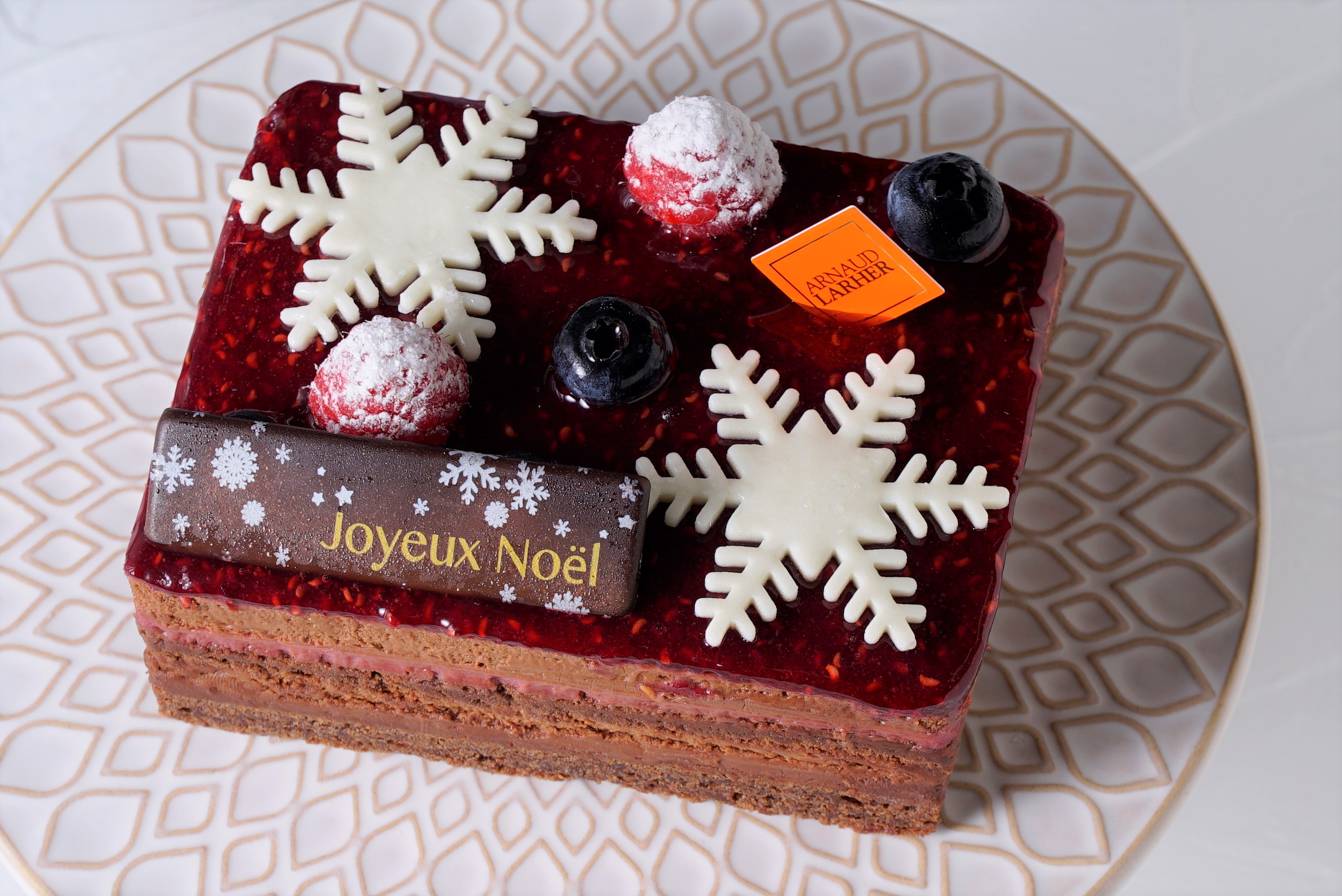 Cake Jp限定 モンテクリスト12 クリスマスケーキ 芳醇なチョコレートとフランボワーズの華やかな香り アルノー ラエール パリ Cake Jp