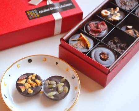 チョコレートアソート 乳製品 乳化剤 白砂糖不使用 16粒 ヴィーガンスイーツ ホワイトデー22 Coconut Dream Cake Jp