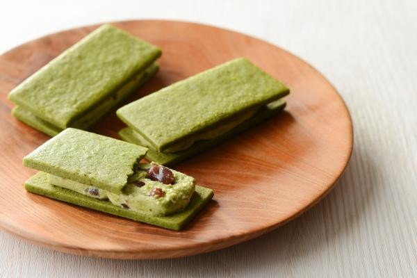 【洋菓子工房ぶどうの木】かなざわ濃茶クリームサンド 12個入り