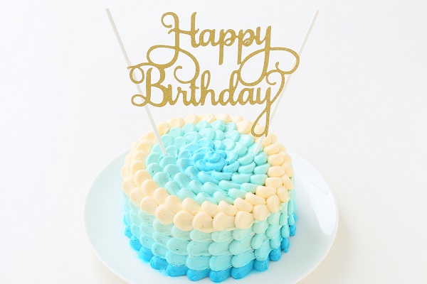 Happy Birthdayピック付き オンブルケーキ ブルー 5号 15cm Irene アイリーン Cake Jp
