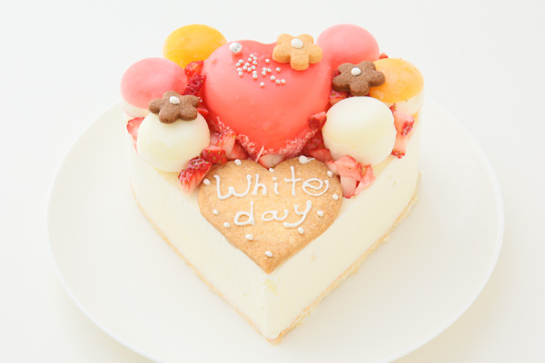 ホワイトデー ハート型ベリー バニラアイスクリームのデコレーションケーキ 4号 12cm 森のケーキ屋 どんぐり Cake Jp