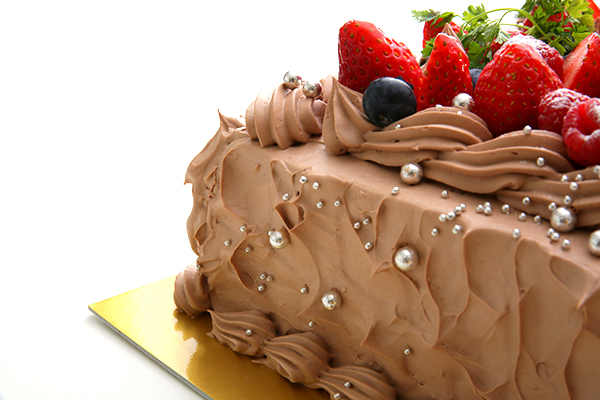 ビックサプライズ スクエアチョコケーキ 30cm cm ベリーズスイーツキッチン Cake Jp