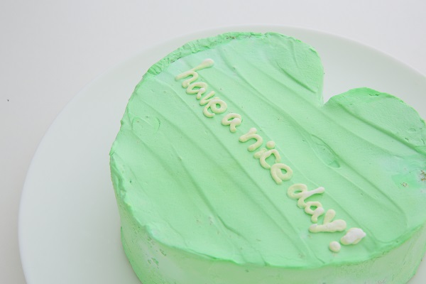 韓国ケーキ 4号 イエローグリーン ハートのメッセージケーキ 12cm Blanctigre Due タイガーコーヒー Cake Jp