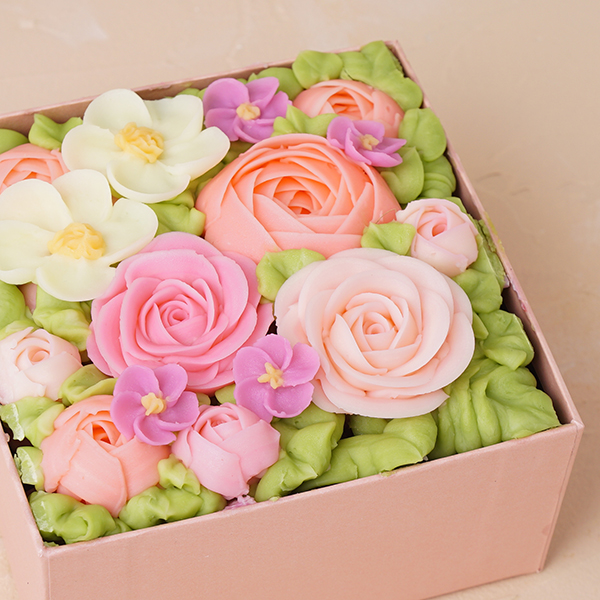 食べられるお花のケーキ Peach Pink ボックスフラワーケーキ 母の日22 Flower Picnic Cafe Hakodate Cake Jp