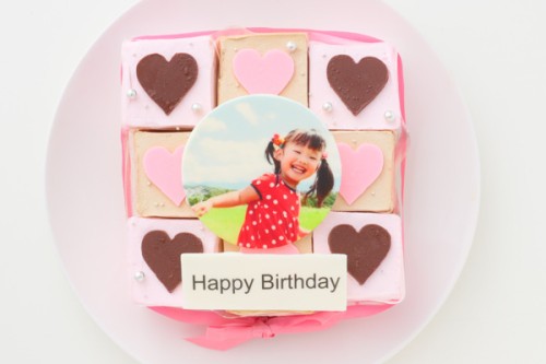 フォト付きキャレケーキ　ハートデコレーション　ピンクx茶　15cmx15cm
