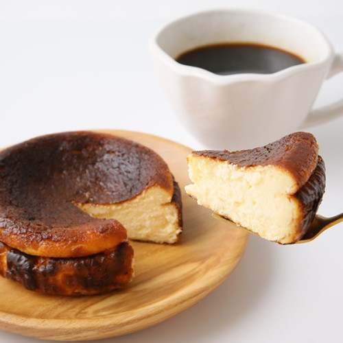 【XIRINGUITO Escribà】バスク風チーズケーキ2個とコーヒー3パック　ギフトセット