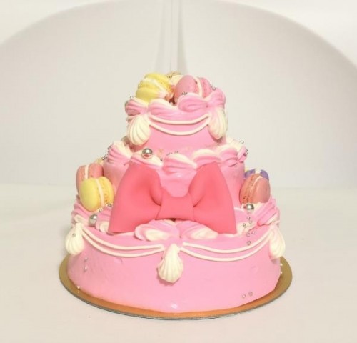 【先着20個・セール中】北海道産の乳製品使用！センイルケーキ(韓国ケーキ)風　豪華３段ケーキ　ピンク＋マカロン　4号　12cm （高さがあるので3～4人前）