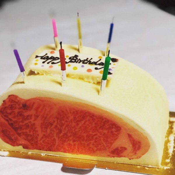 和牛サーロインケーキ ヴァムン洋菓子店 Cake Jp
