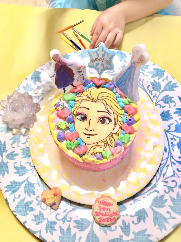 3才の誕生日 娘がエルサのイラ のレビュー Cake Jp