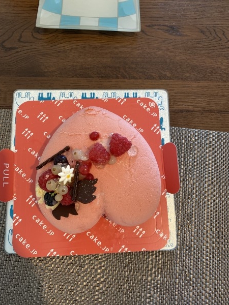 段ボールを開けるとケーキの飾り のレビュー Cake Jp