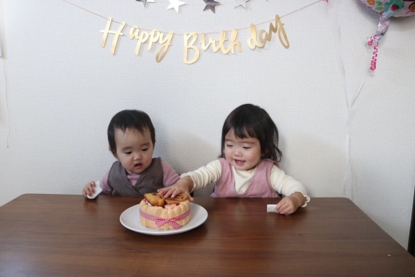 双子の初誕生のお祝いのケーキを のレビュー Cake Jp