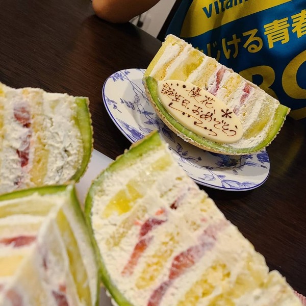 まるごとメロンケーキ Cake Jp Original Cake Jp